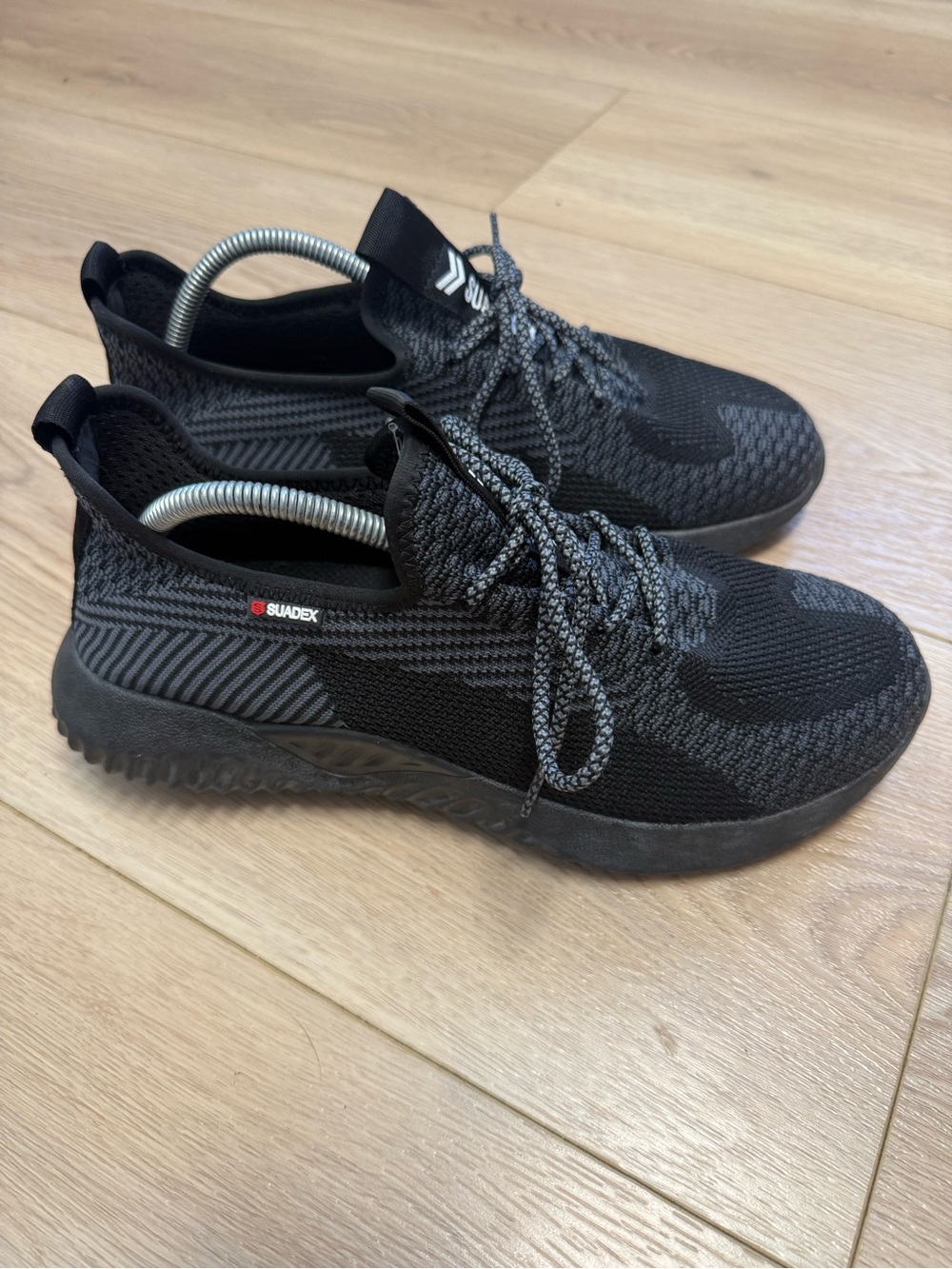 Suadex Mens 605 Chaswind Black
Steel Toe Knit Lace Workwear Size 9.5
Work shoes